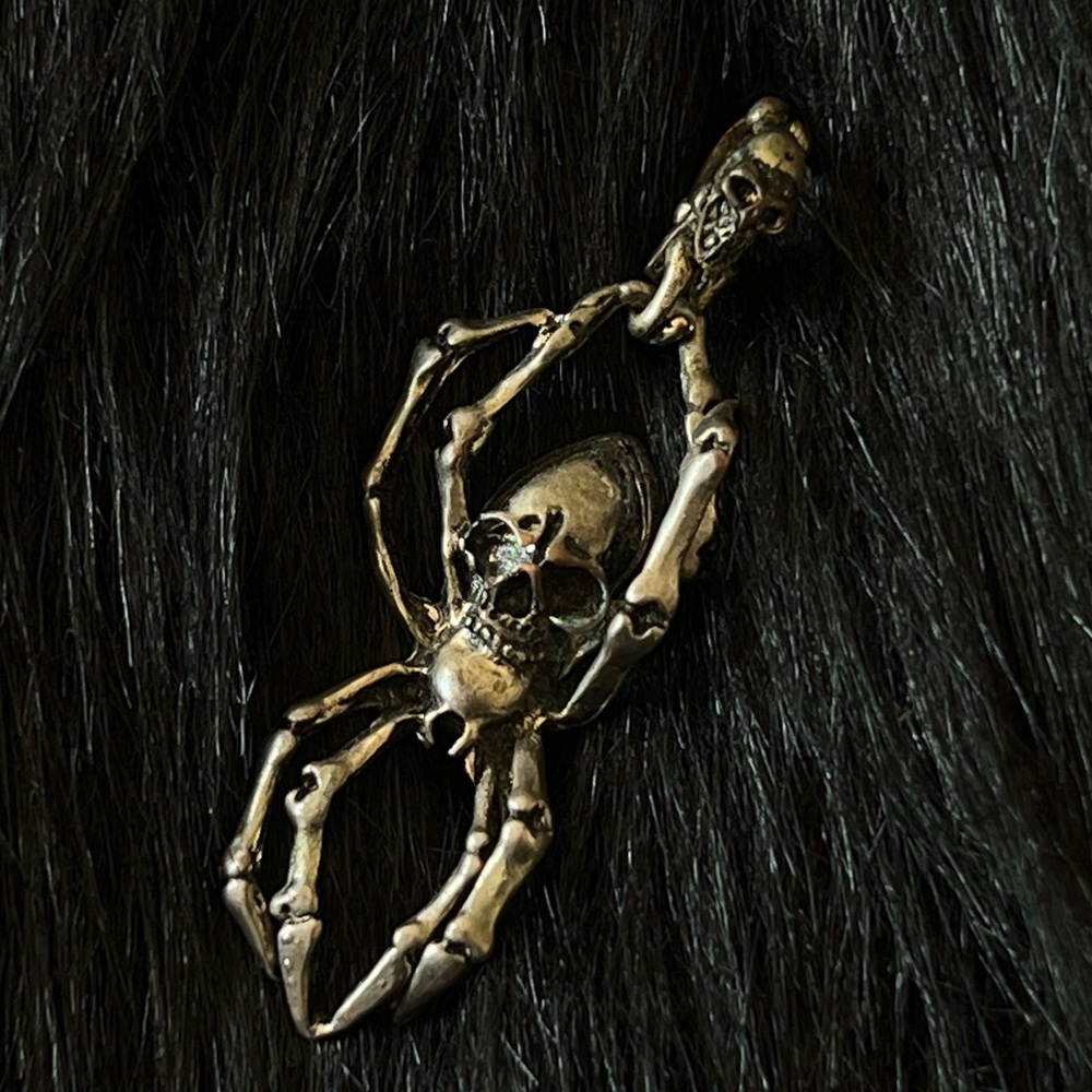🖤FREE with purchase: Silver-tone Skull Spider Pendant